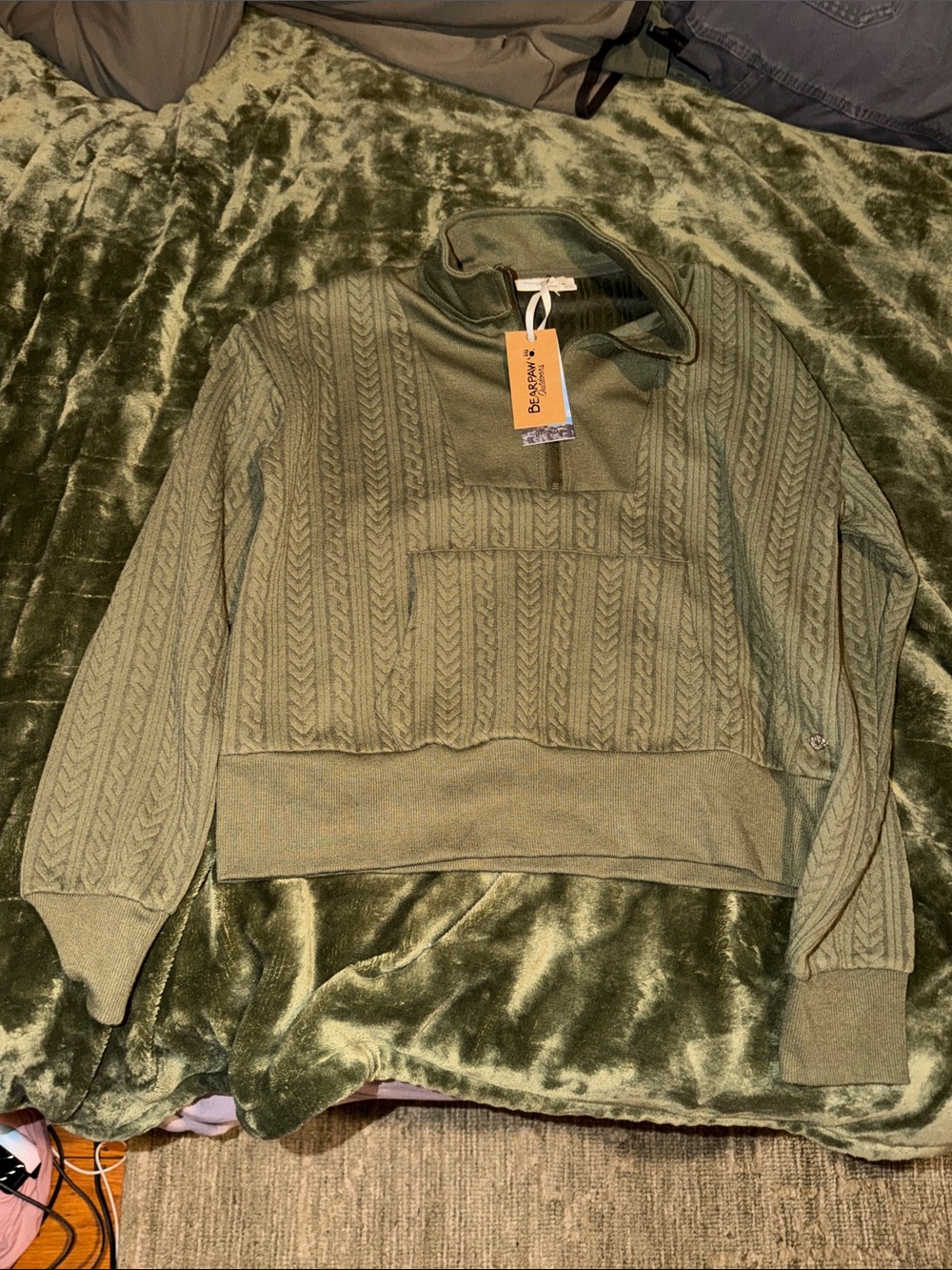Bearpaw Olive Green Pull Over M NWT